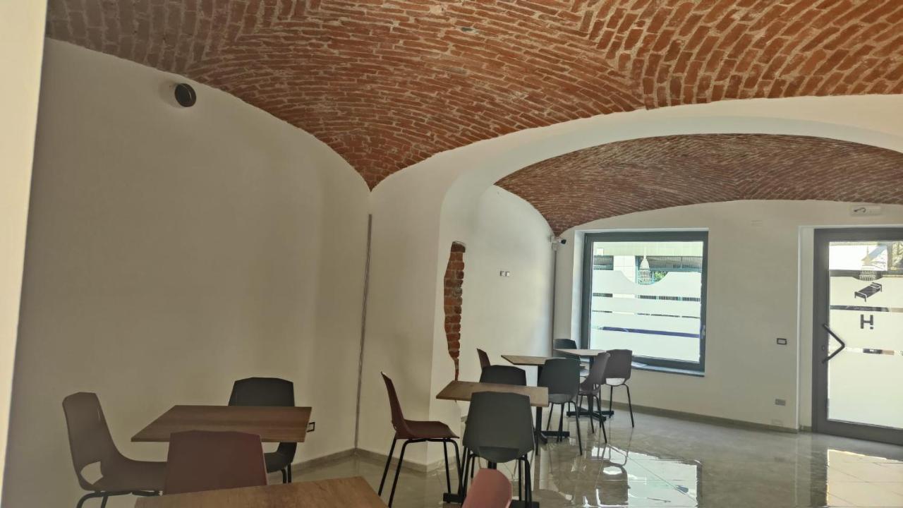 Novara Buitenkant foto