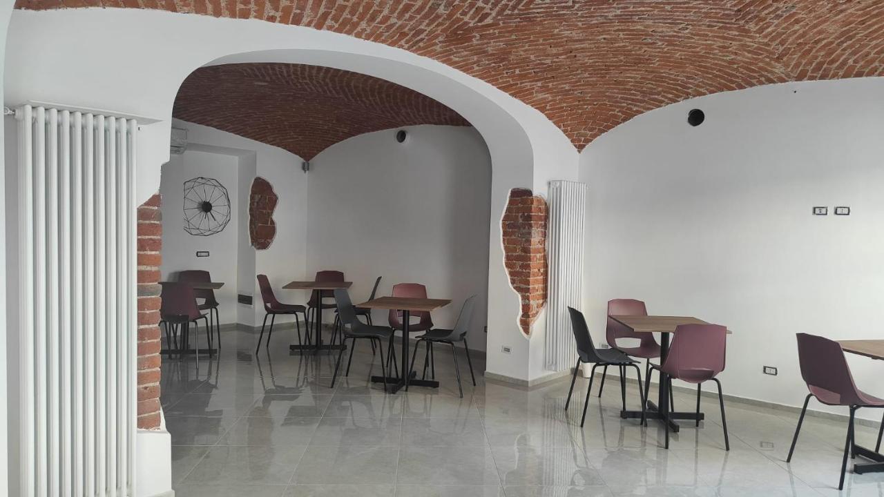 Novara Buitenkant foto