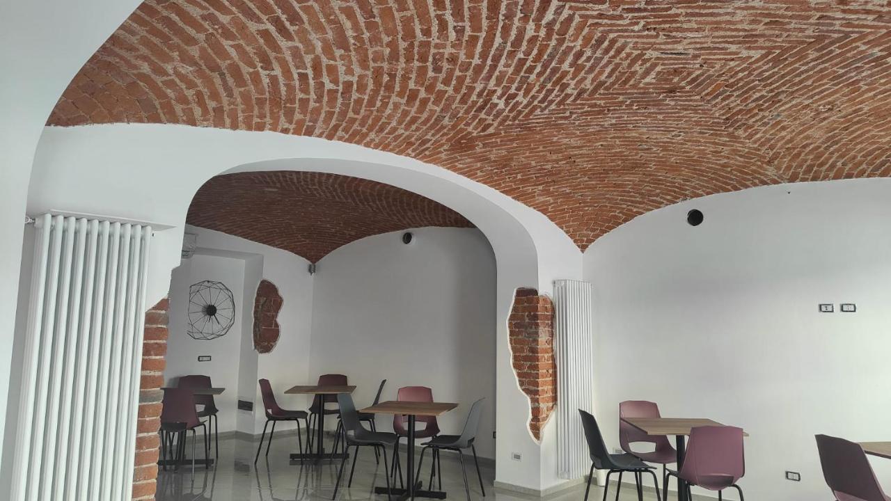 Novara Buitenkant foto